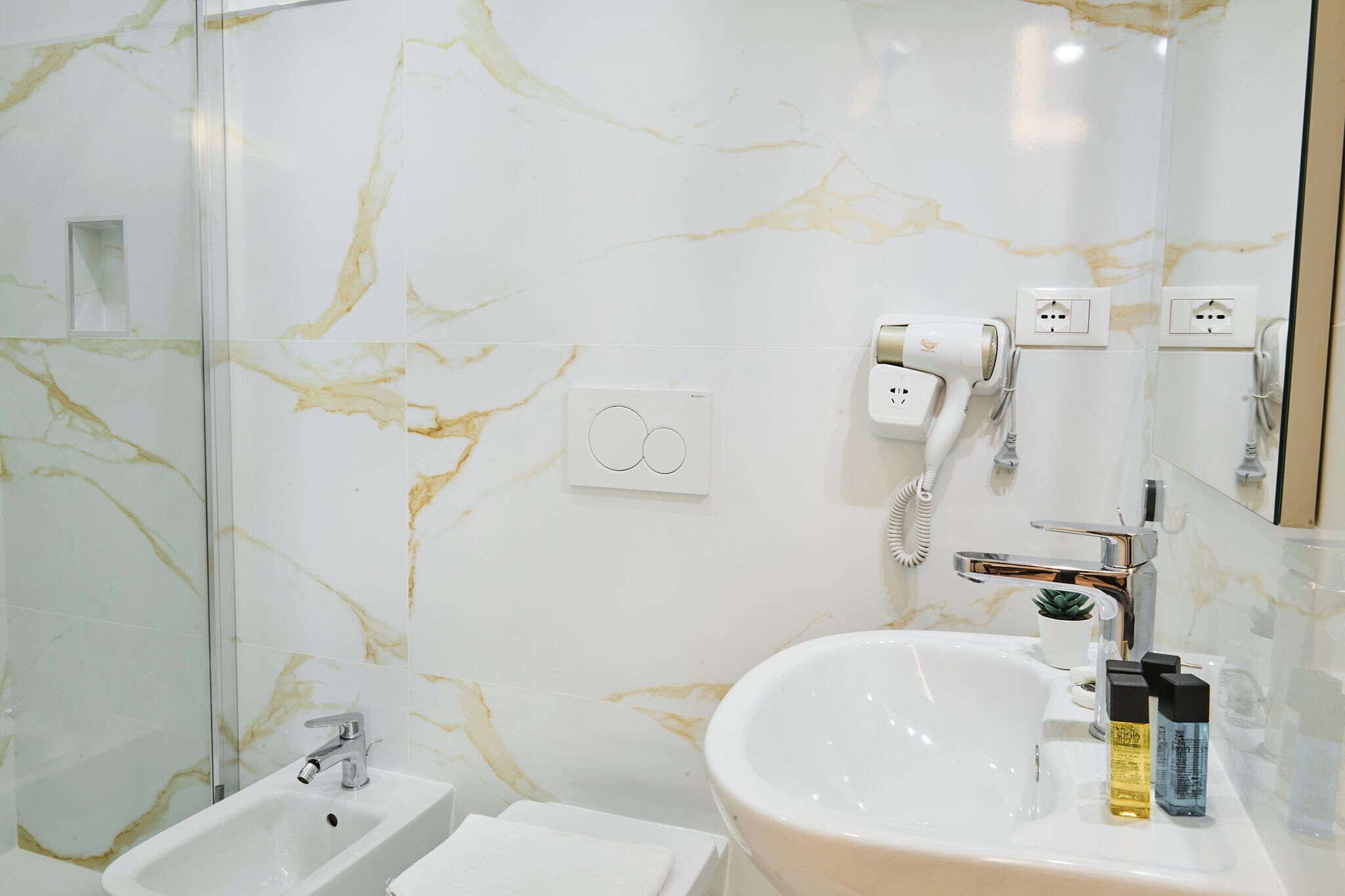 Photo - florence medali rooms