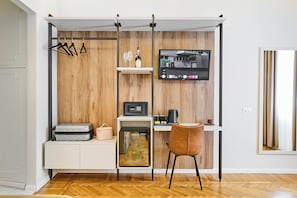 1 bedroom, desk, free WiFi