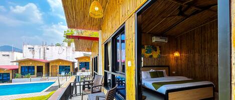 Deluxe Cottage | Balcony