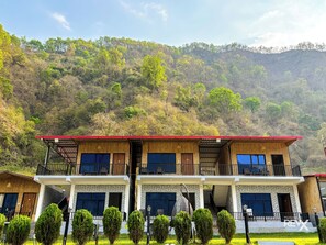 Front of property - Euphoric Tiger Resort (Mohan Chatti)