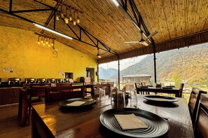 Dining - Euphoric Tiger Resort (Mohan Chatti)