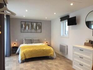 1 bedroom, iron/ironing board, bed sheets