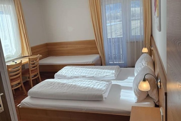 9b8fa2a0 8044 44ef 9cdb 45560d6e80f6