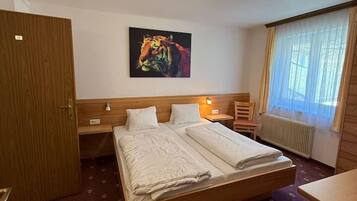 1 bedroom, travel cot, WiFi