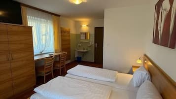 1 habitación, wifi y ropa de cama