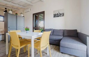 Casa Comfort, patio, vista giardino | Area soggiorno