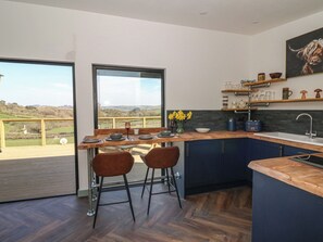 Cookware/dishes/utensils - Llety Cariad (Llandrindod Wells)