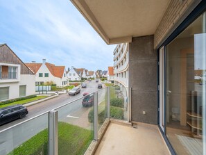 Apartment | Balcony - Apartment in Belgium Near the Beach (Knokke-Heist)
