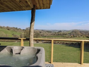 Outdoor spa tub - Bryn Hafod (Llandrindod Wells)