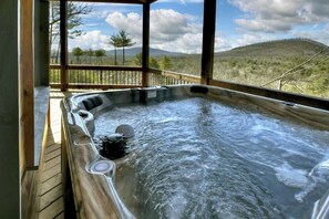 مغطس سبا خارجي