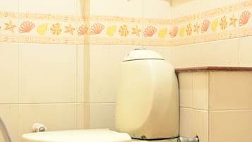 Deluxe Double Room | Bathroom