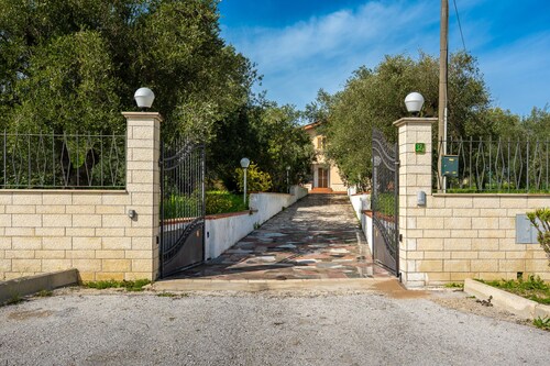 Casa degli Ulivi con terrazza by Wonderful Italy
