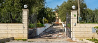 Casa degli Ulivi con terrazza by Wonderful Italy