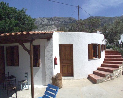 Kleiner Gästebungalow in ruhigem Privatgelände bei Amaniou