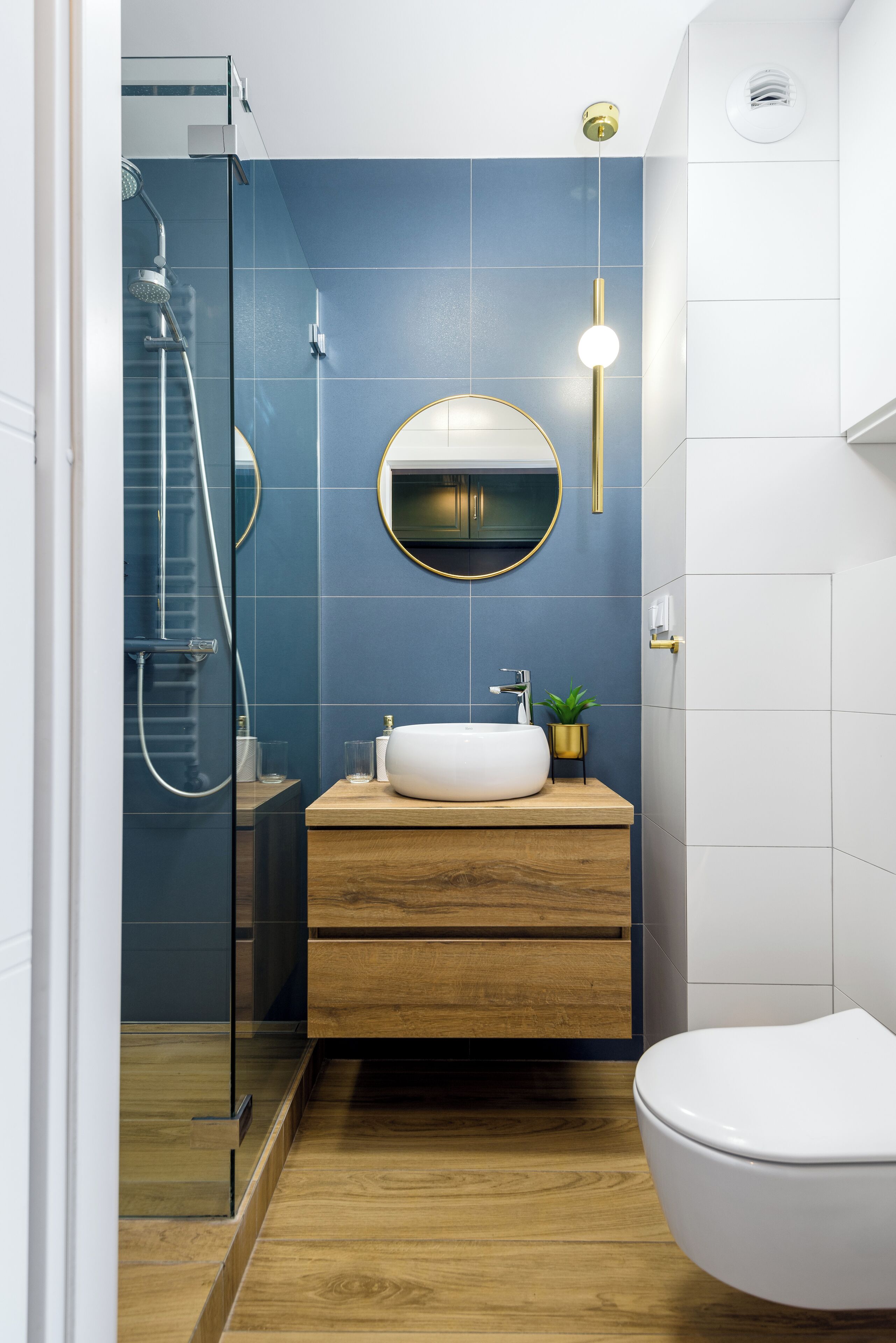 Superior appartement, uitzicht op stad | Badkamer | Een douche, gratis toiletartikelen, een haardroger, handdoeken