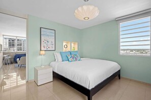 1 habitación, tabla de planchar con plancha, cuna de viaje y wifi 