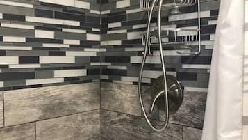 Signature Studio, 1 Queen Bed, Patio, Pool View | Bathroom