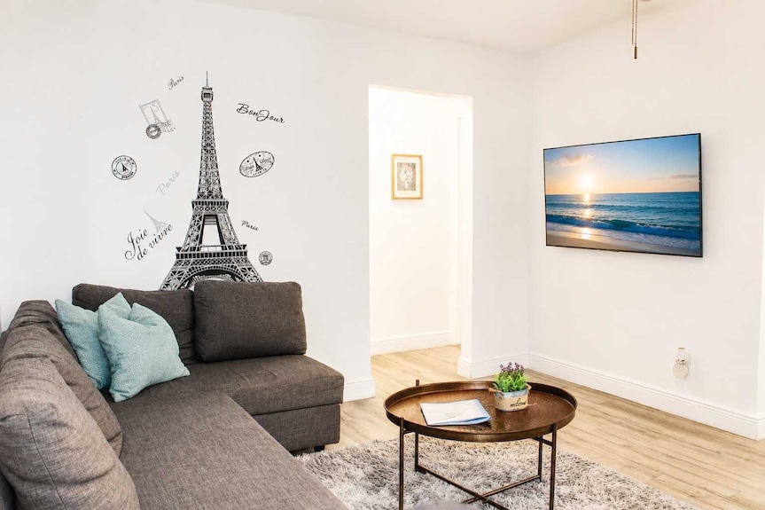 Hollywood Beach 1-min Walk | King Bed | Beach Gear - Aventura, FL