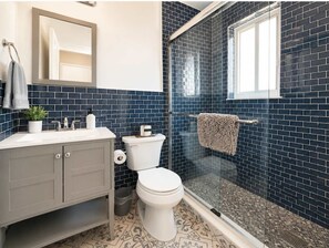 Bathroom - Hollywood Beach 1BR | Short Walk to the Sand (Hollywood)