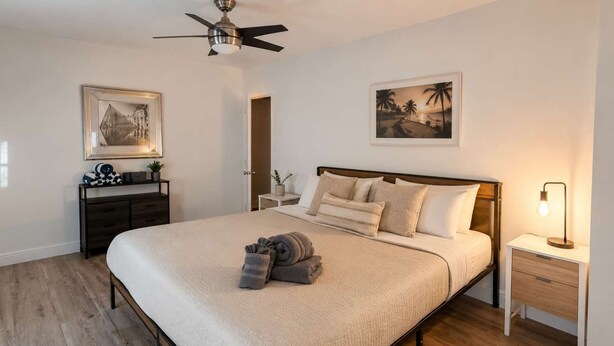 1 bedroom, desk, iron/ironing board, travel crib - Hollywood Beach 1BR | Short Walk to the Sand (Hollywood)