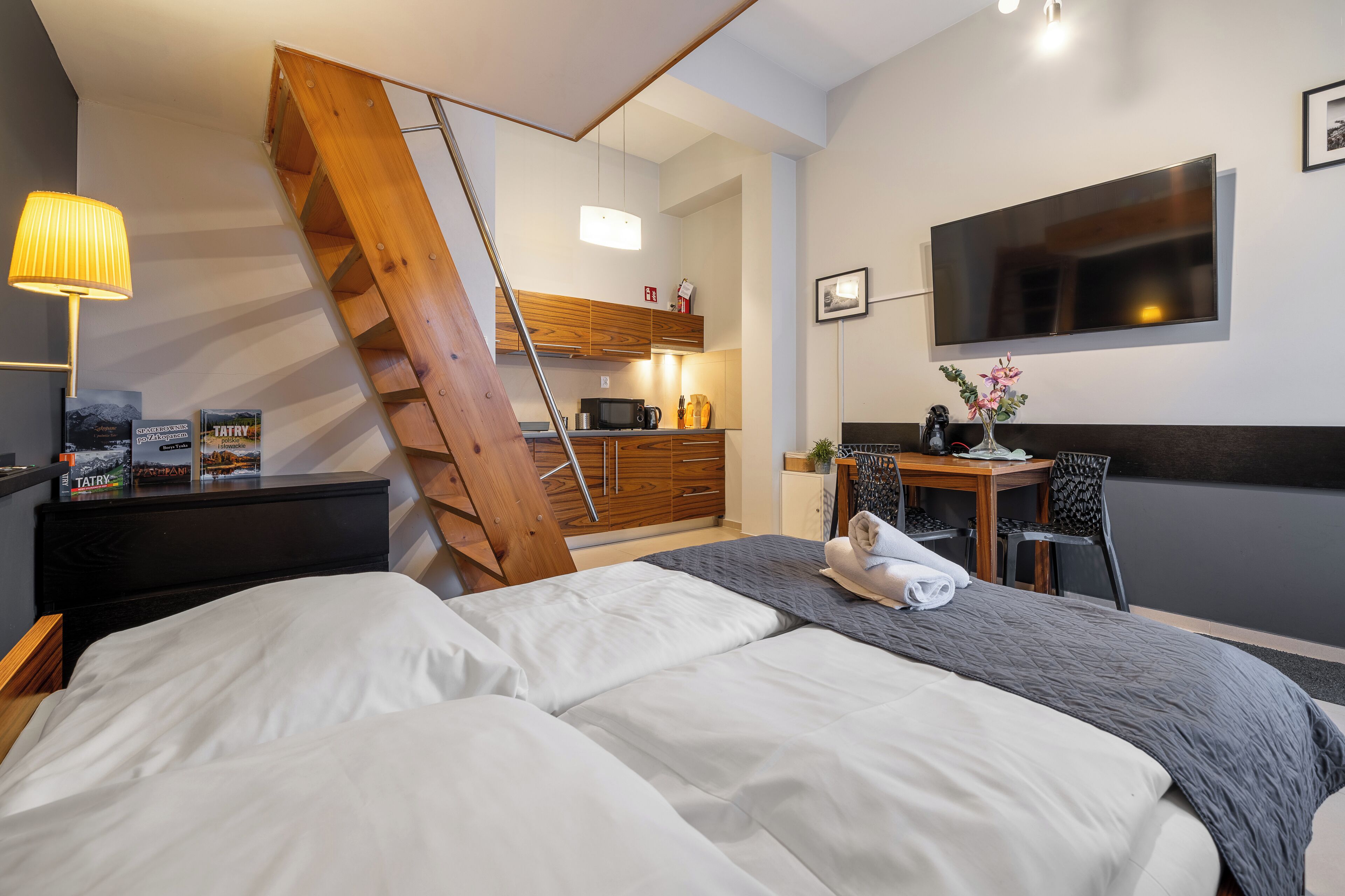 City Apartment | Iron/ironing board, free WiFi