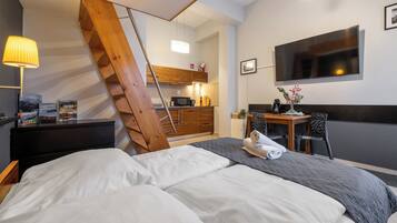 City Apartment | Iron/ironing board, free WiFi