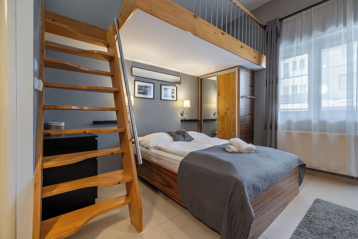 City appartement | 1 slaapkamer, een strijkplank/strijkijzer, gratis wifi