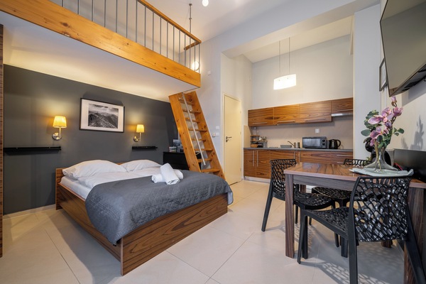 City Apartment | Iron/ironing board, WiFi (free)