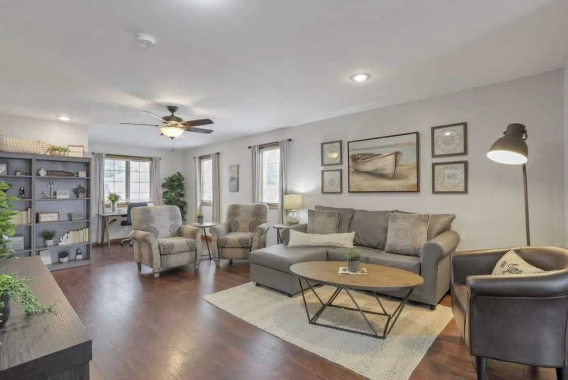 TV, DVD player, offices