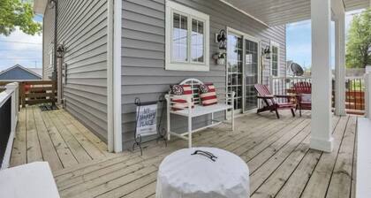 The Beacon-Buckeye Lake+Hot Tub