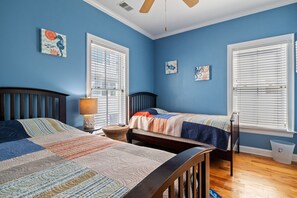 4 habitaciones, tabla de planchar con plancha y internet 