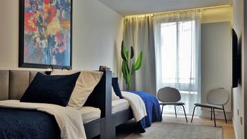 4 Schlafzimmer, Schreibtisch, Bügeleisen/Bügelbrett, Reisekinderbett