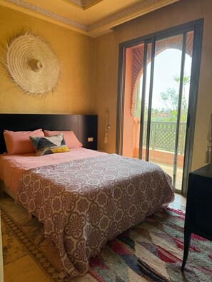 2 bedrooms, iron/ironing board, travel cot, free WiFi