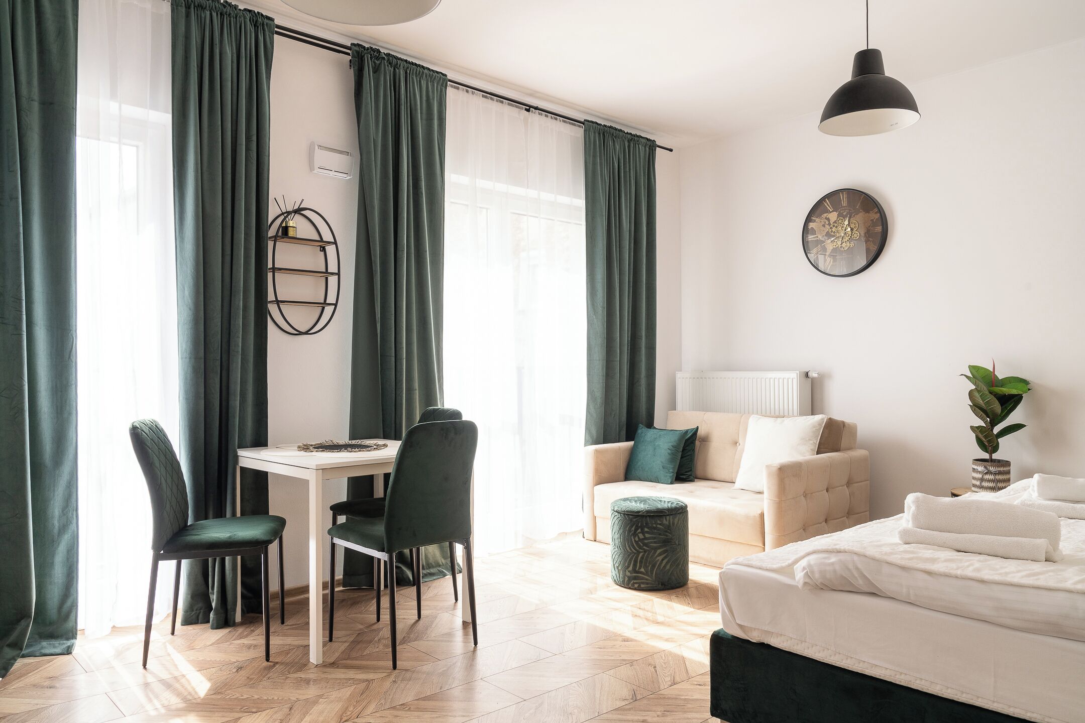 Studio – classic | Strykejern/-brett, wi-fi (inkludert) og sengetøy