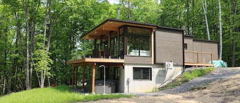 المنشأة من الخارج