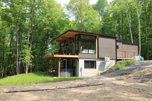 Lake, Spa & Game Room | Le Havre du Voyageur
