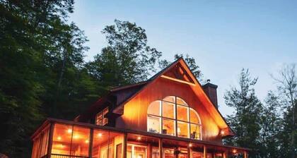 Spa & Outdoor Pool | Montagnard des Pays-d'en-Haut