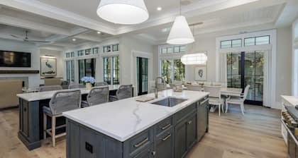 3 Bald Eagle Immaculate Sea Pines Home: 6 Bedrooms, Pool, Elevator, Brand New