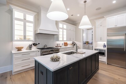 3 Bald Eagle Immaculate Sea Pines Home: 6 Bedrooms, Pool, Elevator, Brand New