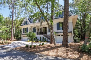 Exterior - 3 Bald Eagle Immaculate Sea Pines Home: 6 Bedrooms, Pool, Elevator, Brand New (Hilton Head Island)
