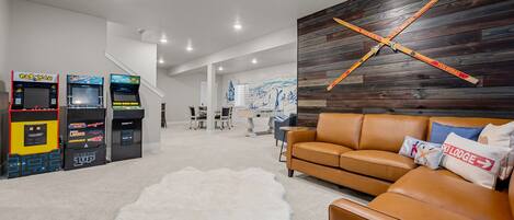 المنشأة من الداخل