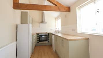 Dishwasher, cookware/dishes/utensils