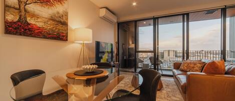 Een televisie en een kantoor