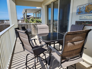 Outdoor dining - Inn at Dauphin Island 213 End Unit with Nice Views!! (Dauphin Island)