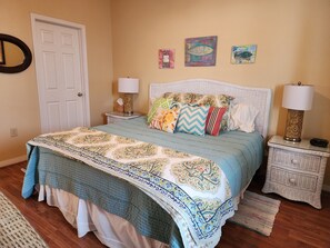 2 bedrooms, WiFi, bed sheets - Inn at Dauphin Island 213 End Unit with Nice Views!! (Dauphin Island)