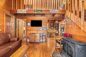 Smart-tv och eldstad