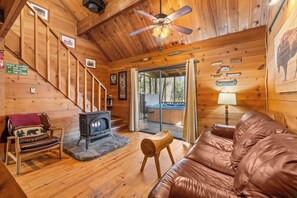 Smart-tv och eldstad