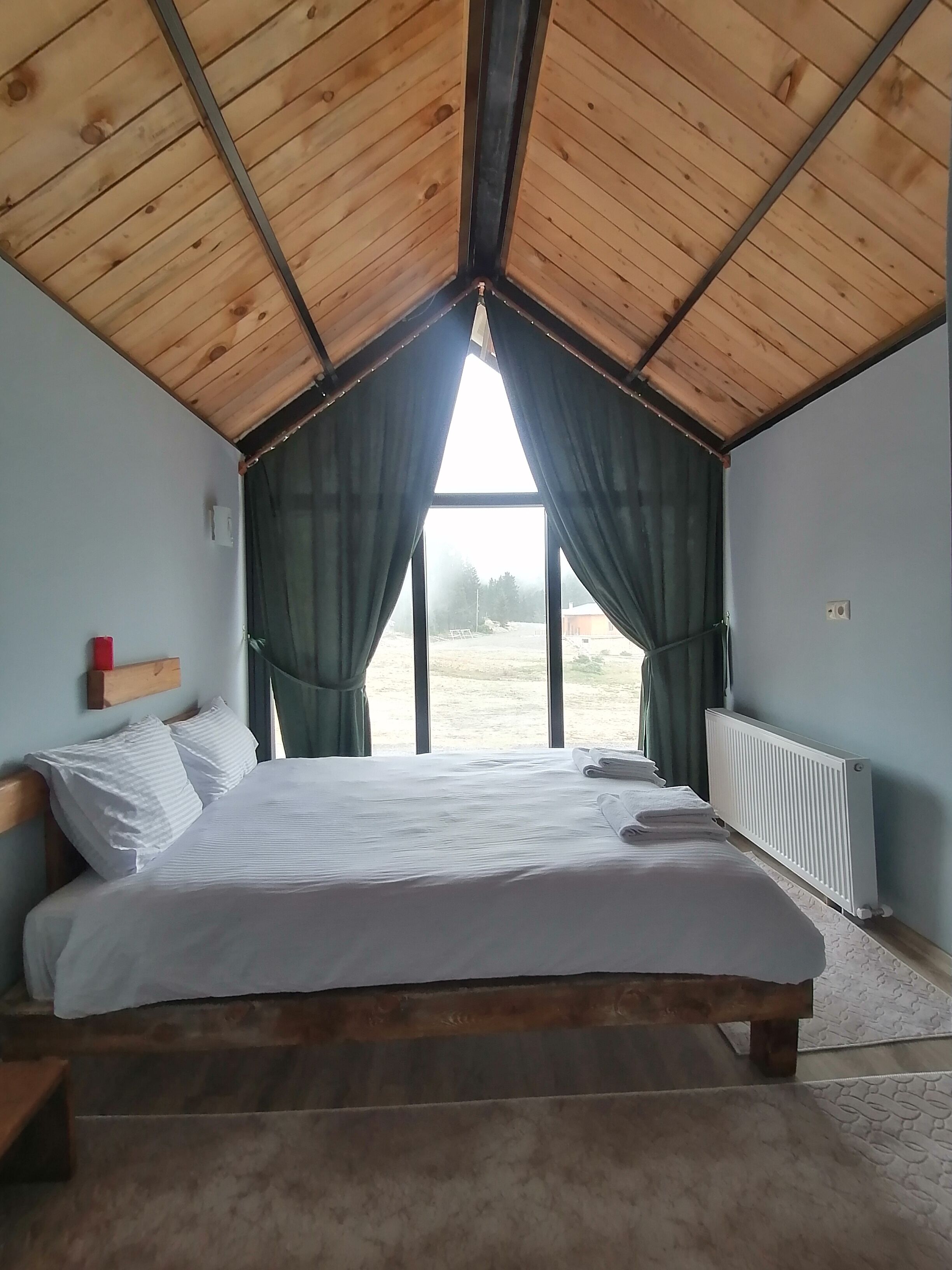 Bureau, espace de travail pour ordinateur portable