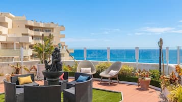 Appartement Familial, plusieurs chambres (Benalbeach With Pools And Seaview) | Terrasse/Patio