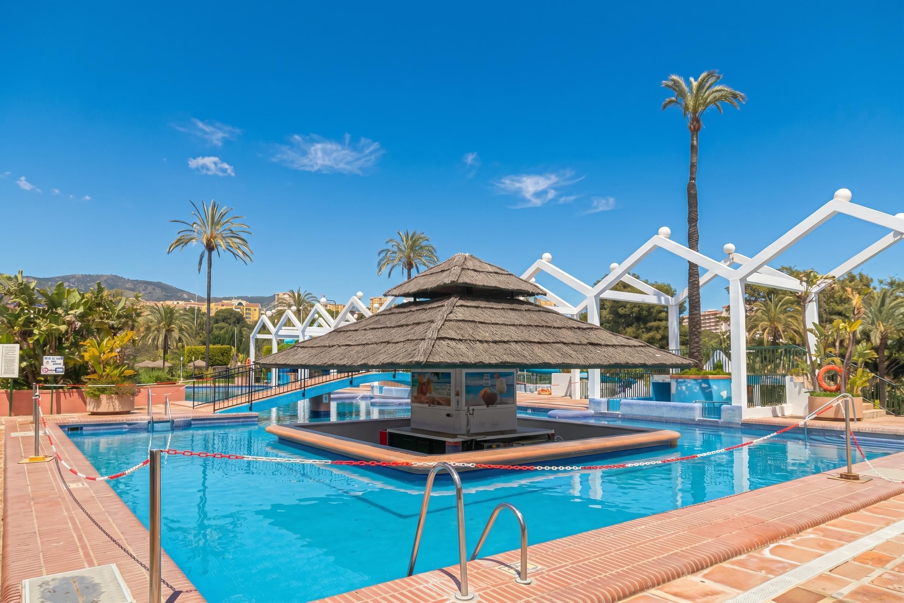 Appartement Familial, plusieurs chambres (Benalbeach With Pools And Seaview) | Piscine